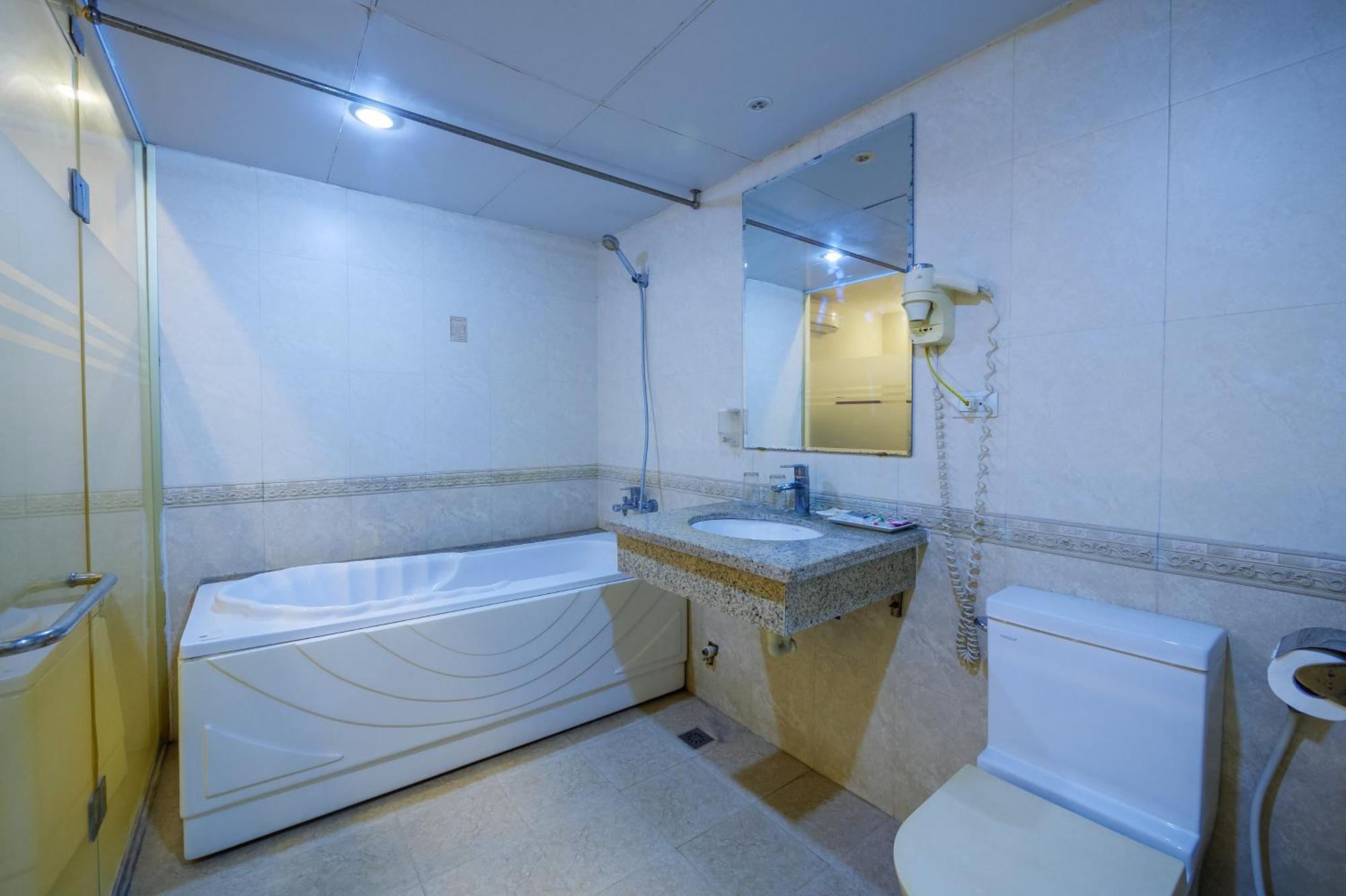 Ngan Ha Hotel Long Bien 河内 外观 照片