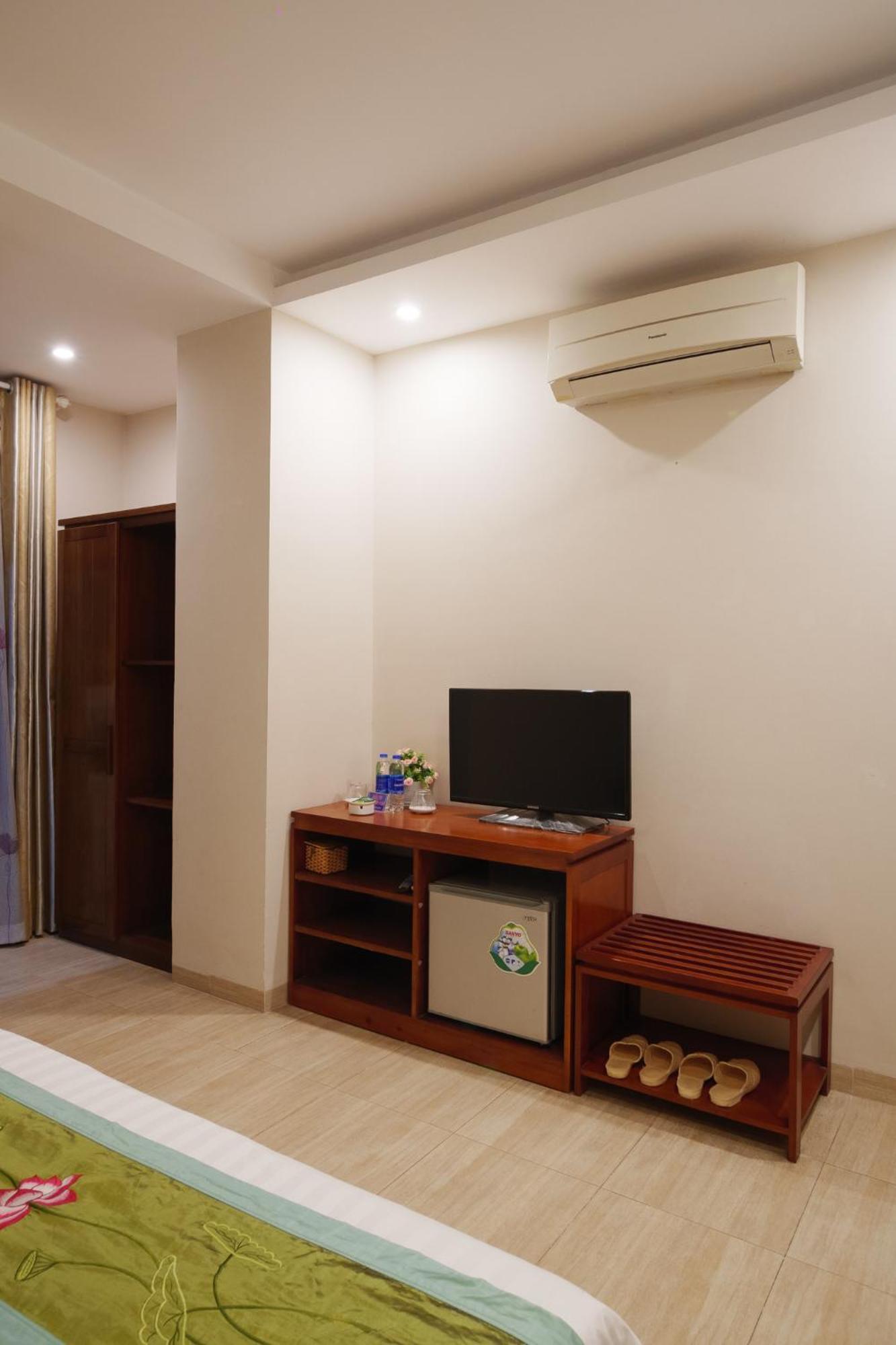Ngan Ha Hotel Long Bien 河内 外观 照片