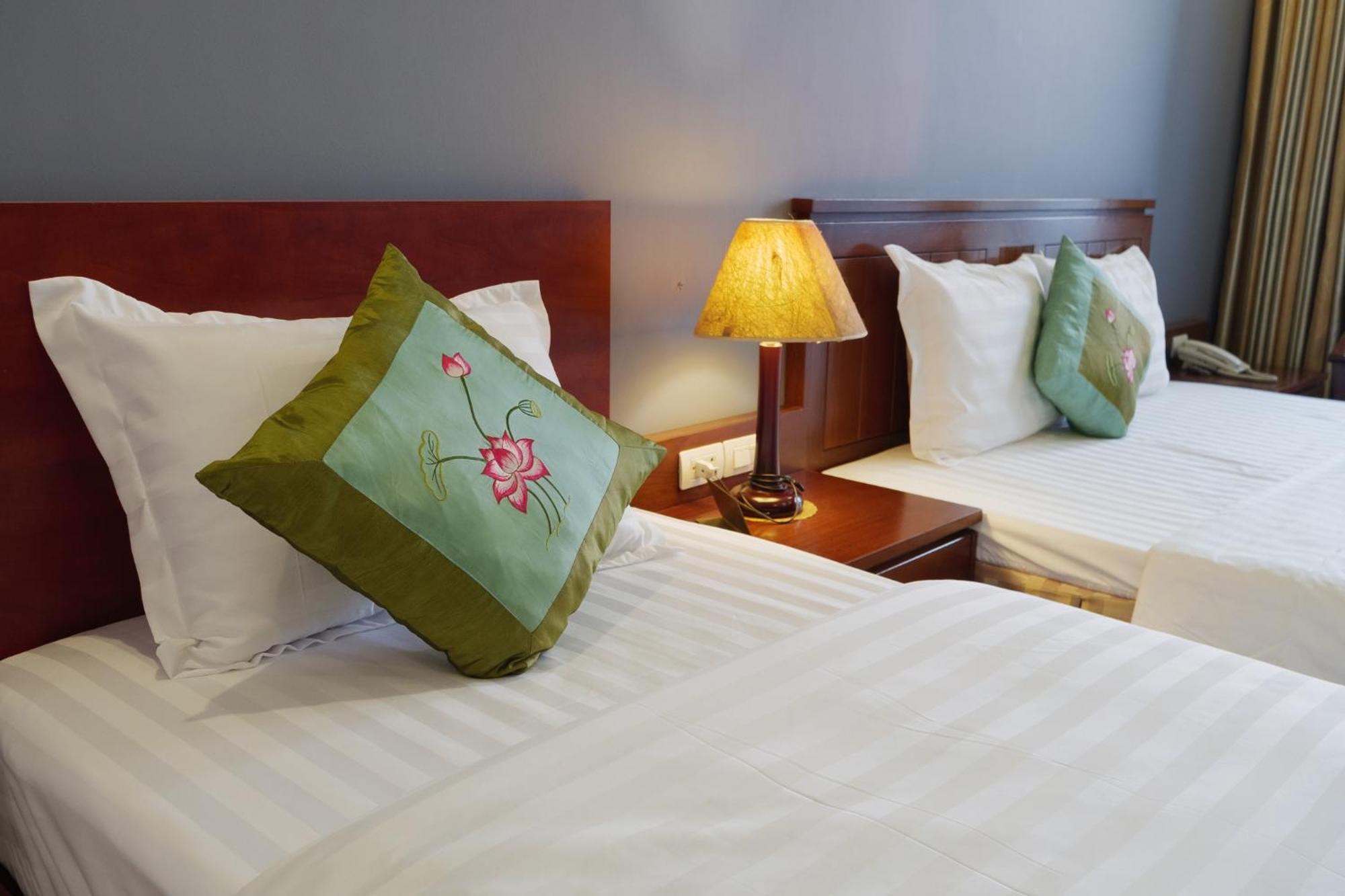Ngan Ha Hotel Long Bien 河内 外观 照片