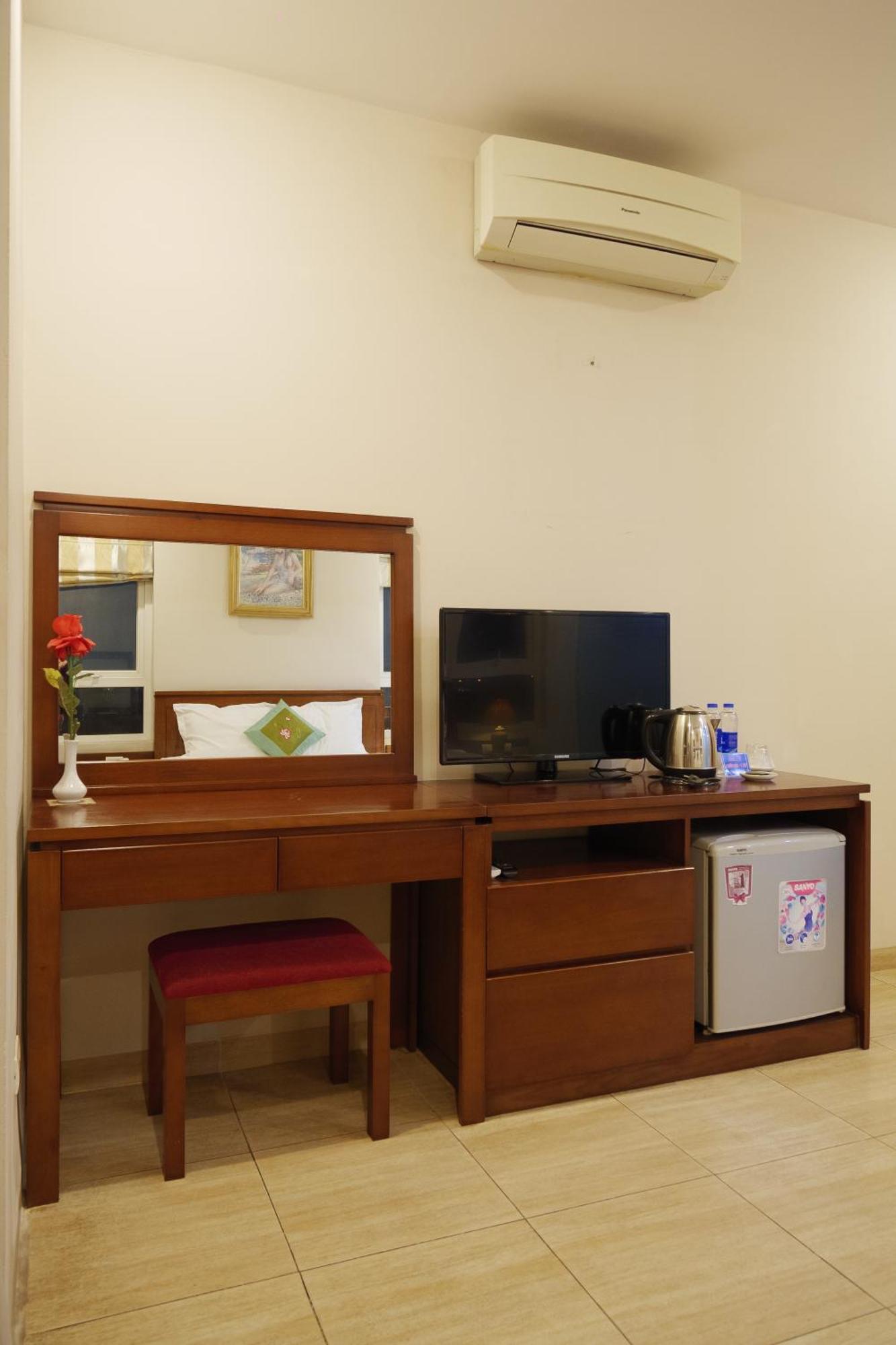 Ngan Ha Hotel Long Bien 河内 外观 照片
